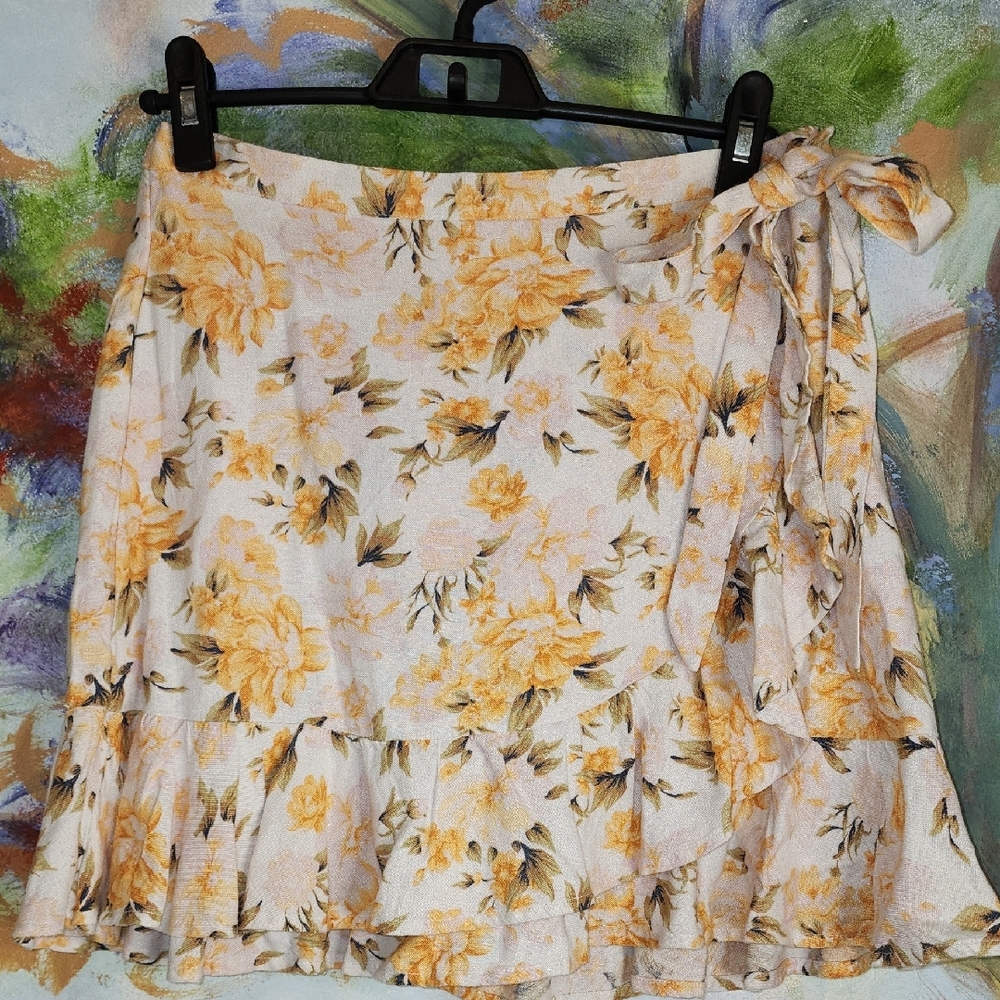 American Eagle Outfitters Yellow Mini Wrap Skirt with Tie Front for Casual Wear